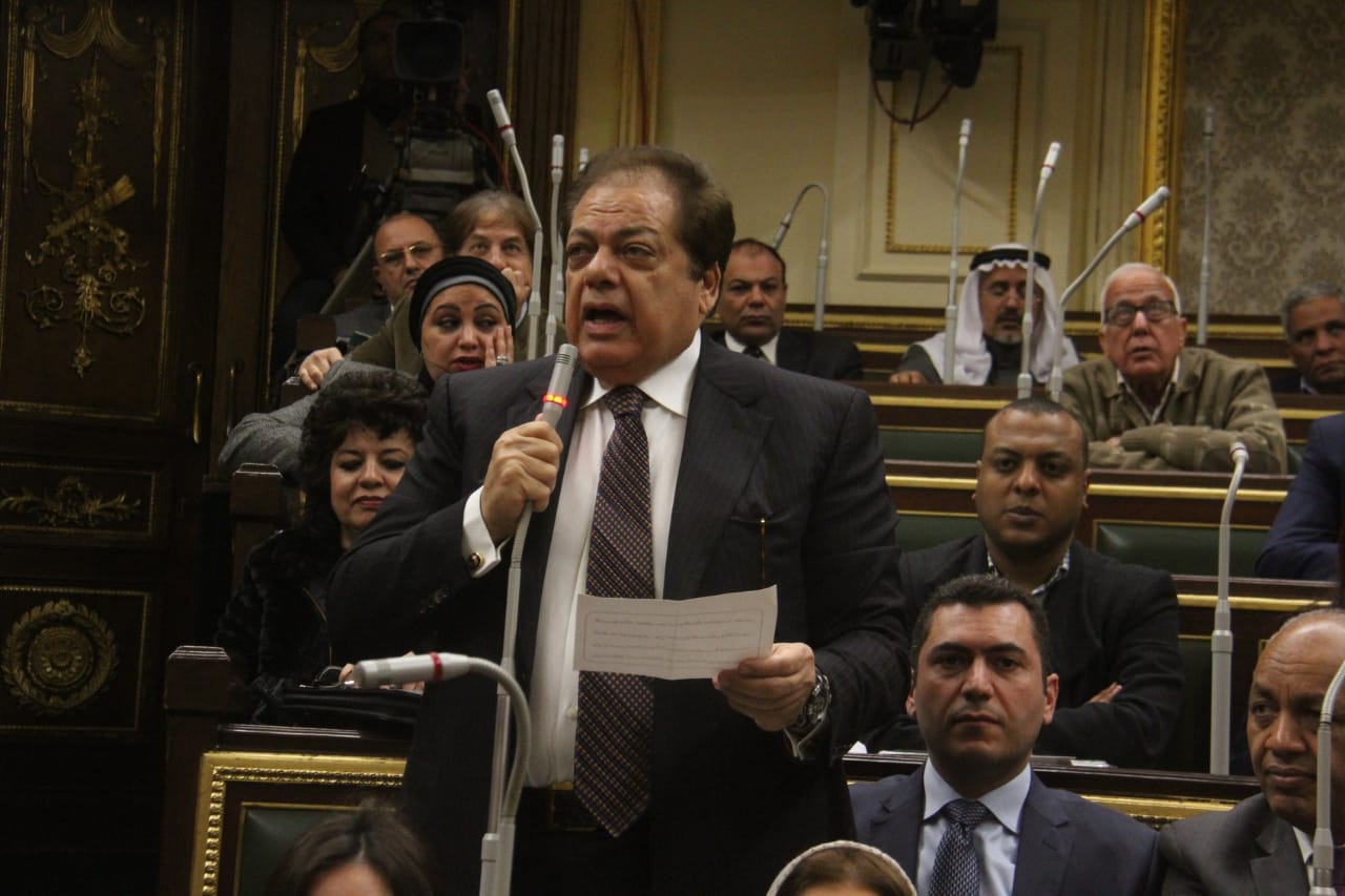 أبوالعينين يؤدي اليمين الدستورية أمام البرلمان 