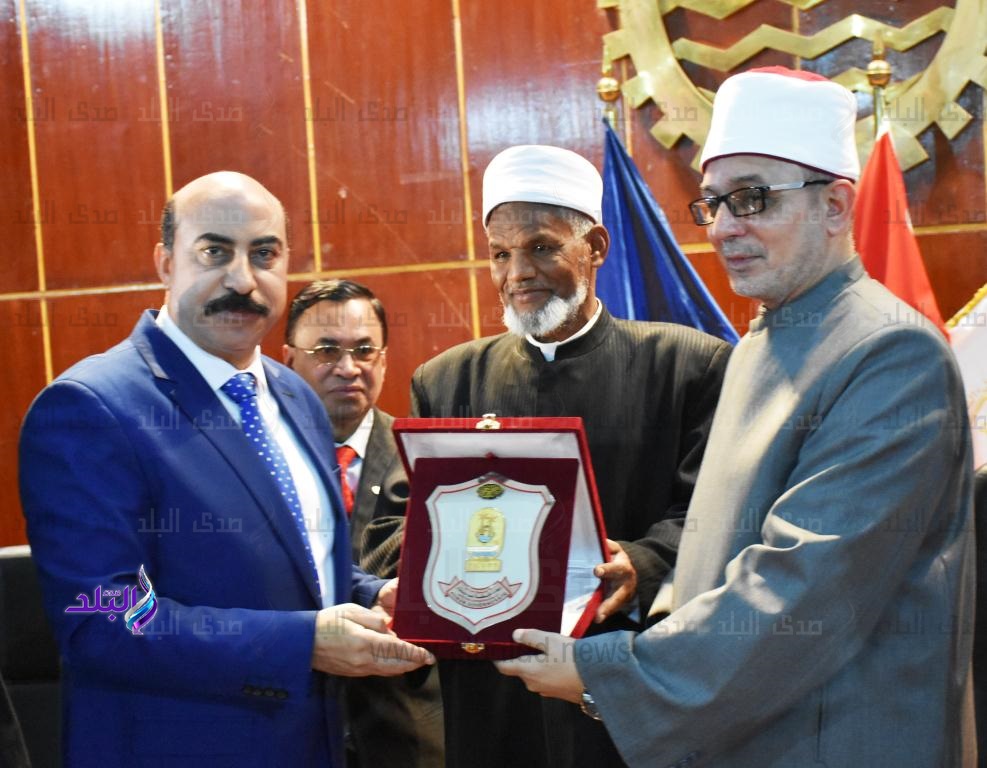  اللواء أشرف عطية محافظ أسوان