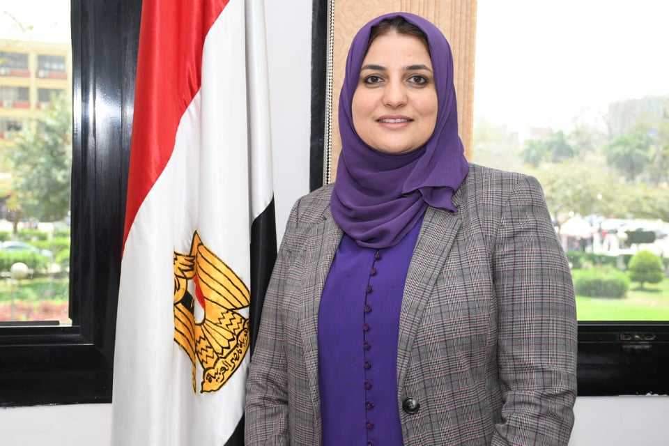 الدكتورة نجوي بدر عميدة حاسبات عين شمس 