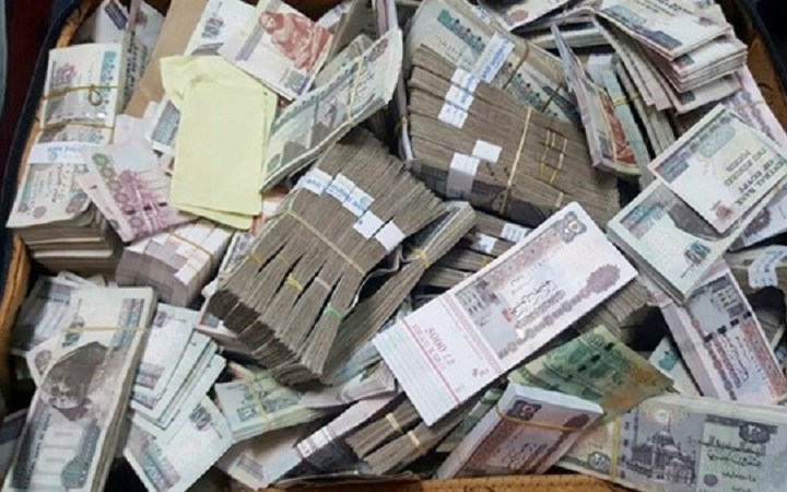 لاختلاسهم 6 ملايين جنيه