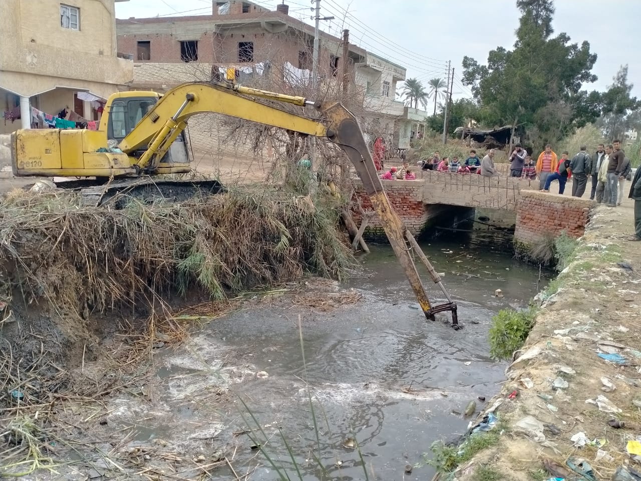 تنفيذ 52 قرار ازالة على المجاري المائية