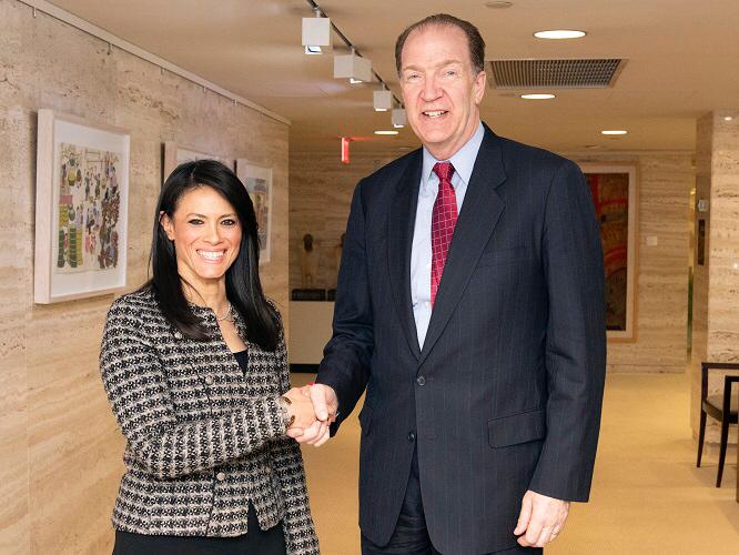 وزيرة التعاون الدولى 