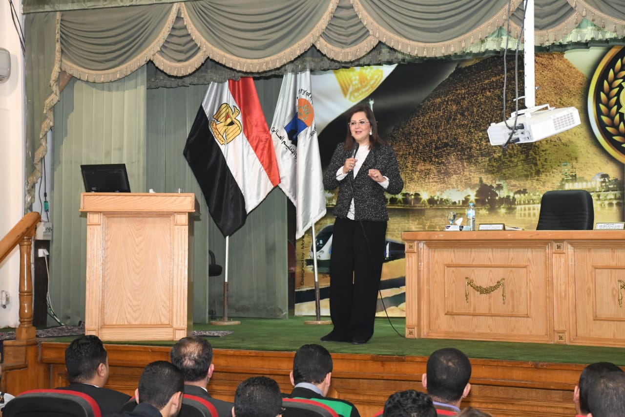 وزيرة التخطيط
