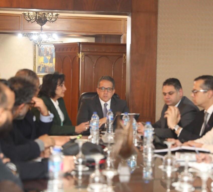 وزير السياحة والآثار 