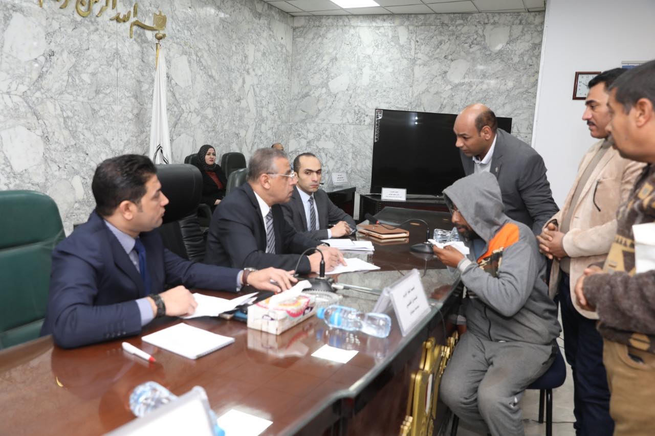 المحافظ واللقاء الجماهير لحل مشاكل المواطنين