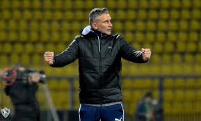 كارتيرون المدير الفني لنادي الزمالك 