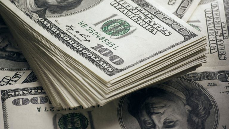 إنهيار سعر الدولار 