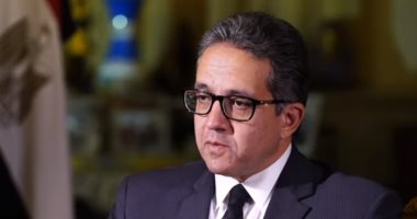 وزير السياحة والأثار الدكتور خالد العناني