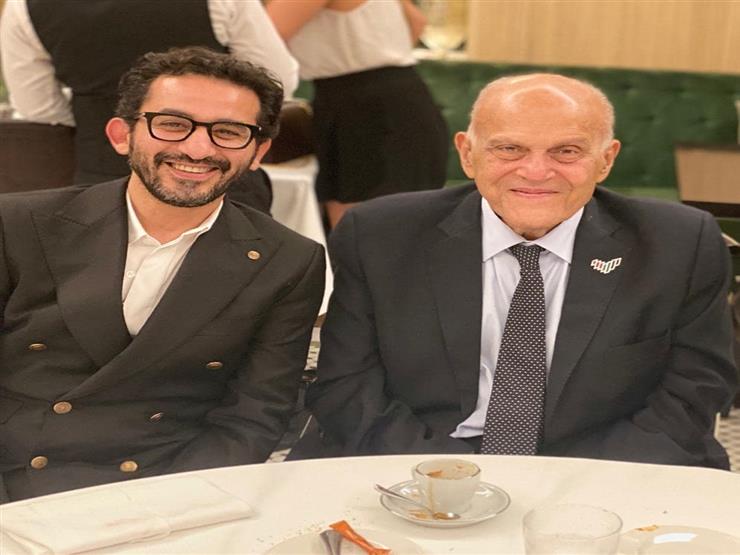أحمد حلمي مع الدكتور مجدي يعقوب