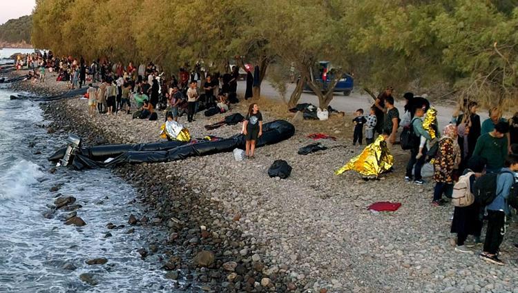 الشرطة اليونانية تمنع دخول المهاجرين لحدودها مع تركيا