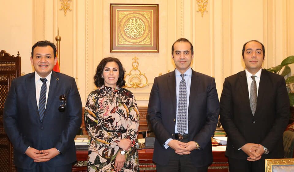المستشار محمود فوزي خلال لقاءه بوفد التنسيقية 