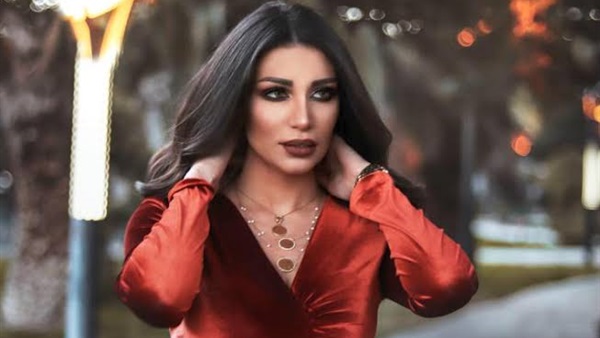 سارة نخلة