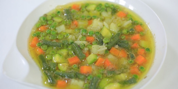 طريقة عمل شوربة خضار بالعظام 