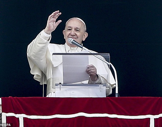  أول ظهور علني لـ بابا الفاتيكان