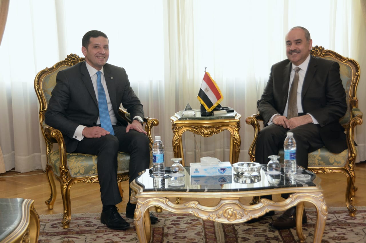 وزير الطيران ورئيس هيئة الإستثمار 