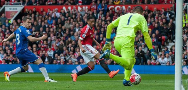 لقطة من مباراة مانشستر يونايتد وايفرتون