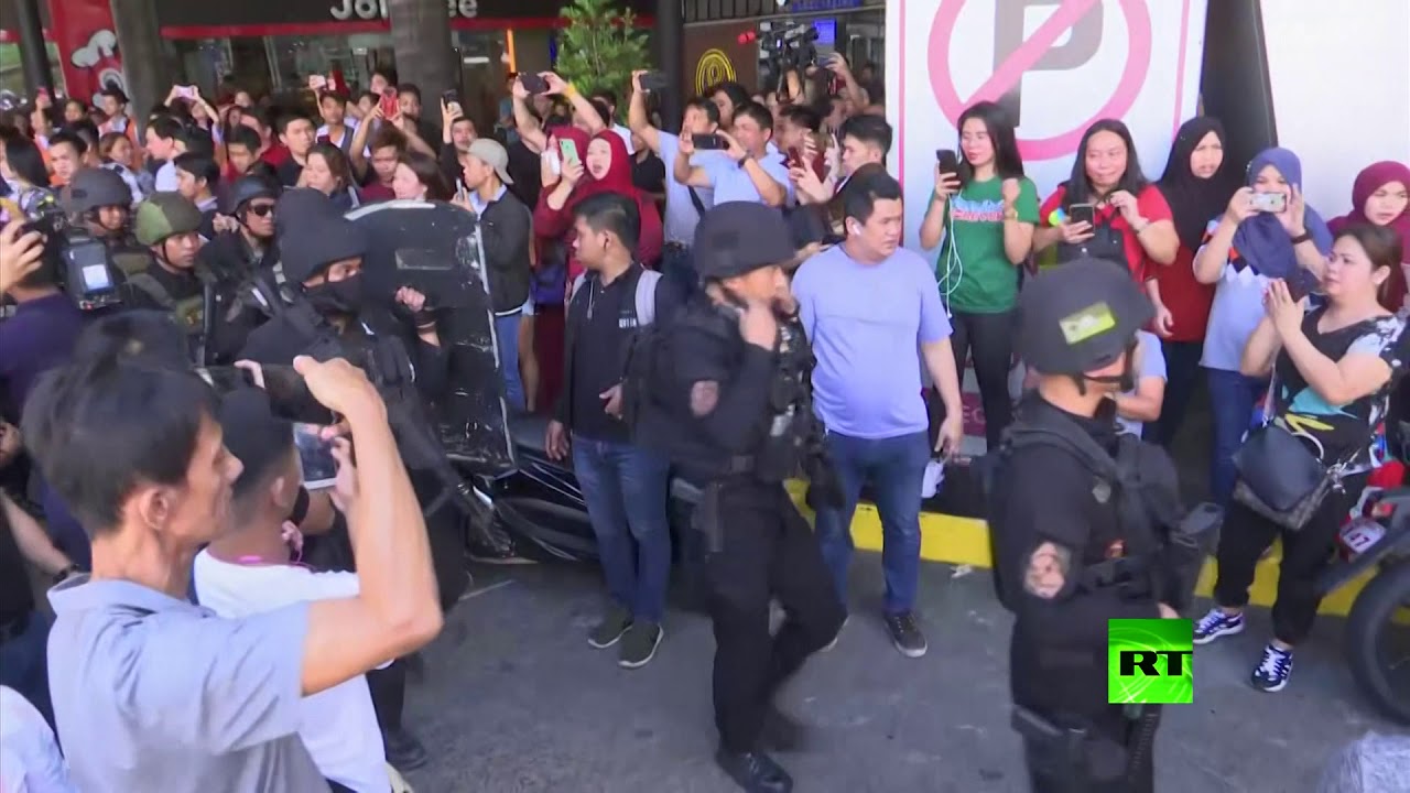 احتجاز 25 شخصًا رهائن في مركز تجاري في العاصمة الفلبينية 