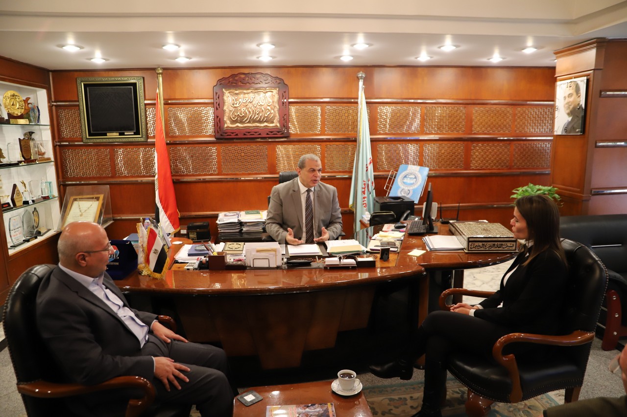  وزير القوي العاملة محمد سعفان