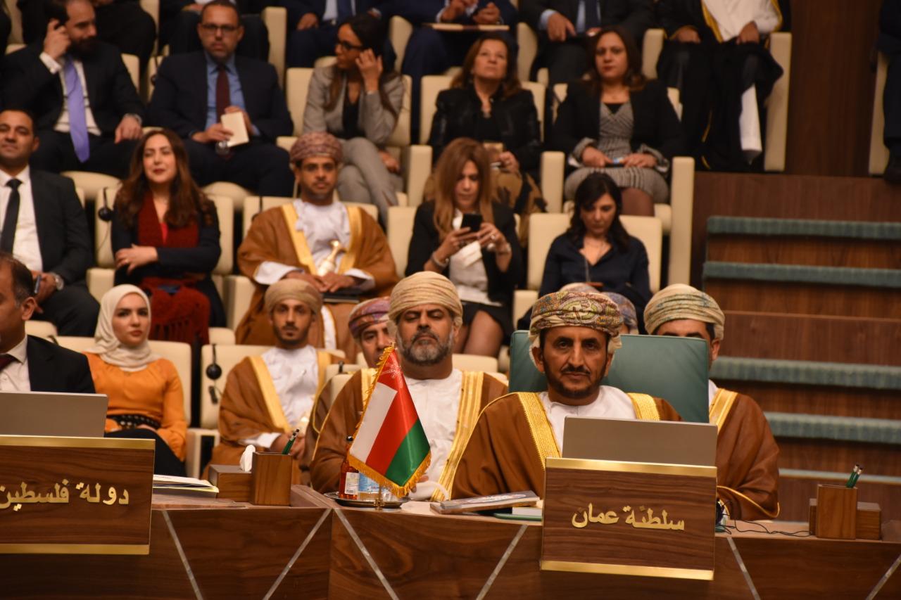 جانب من اجتماعات اليوم 