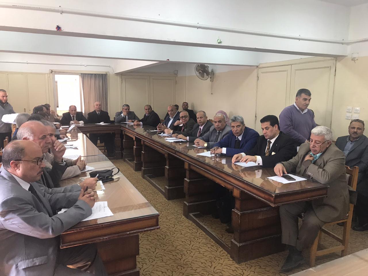 وكيل وزارة التربية والتعليم بالدقهلية يعقد اجتماعا لمديرى ال