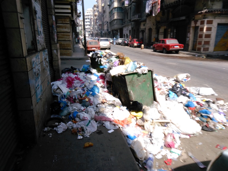 اكوام قمامة 