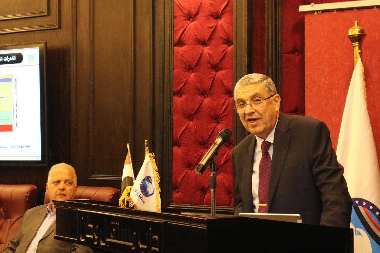 وزير الكهرباء الدكتور محمد شاكر