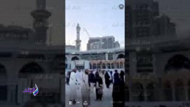 مصرية تملأ الحرم بالزغاريد