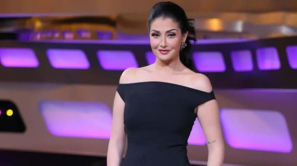 غادة عبد الرازق ...10 صور من الذكريات تشعل السوشيال ميديا