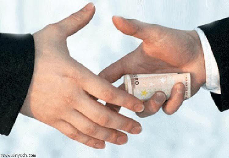 حكم الشرع في طلب بقشيش من الزبون