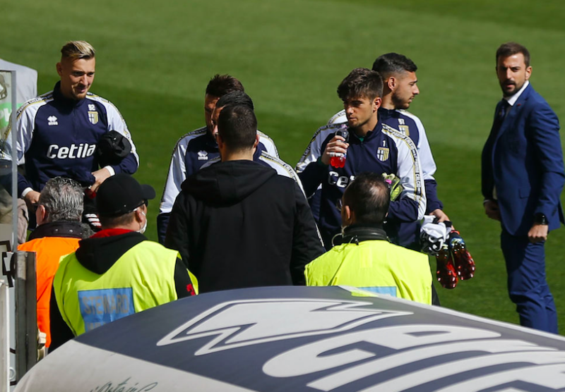 قبل انطلاق مباراة بارما وسبال