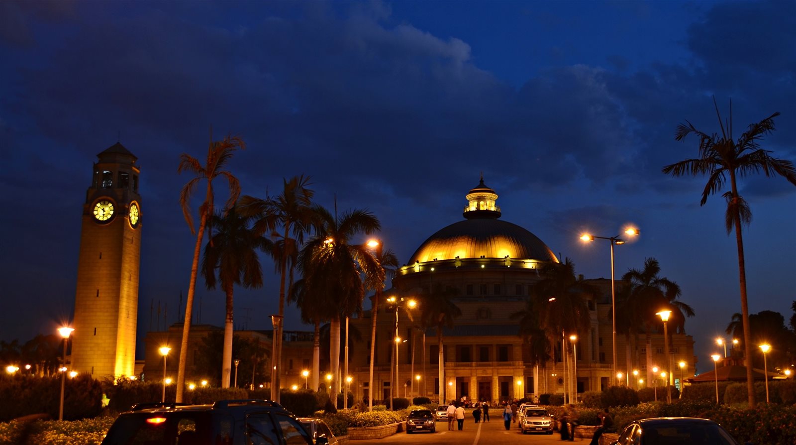 جامعة القاهرة 