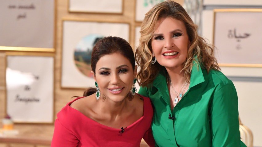 يسرا تحتفل بعيد ميلادها مع مهيرة عبد العزيز