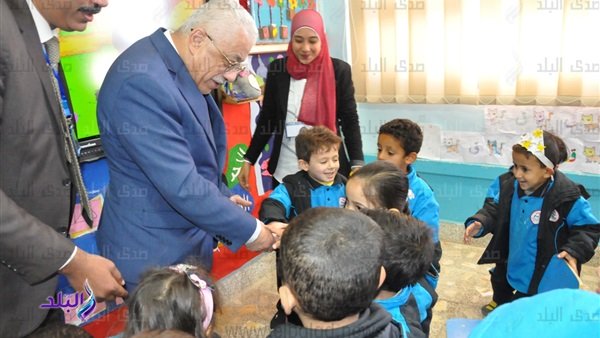 مطالب بتعطيل الدراسة في مصر