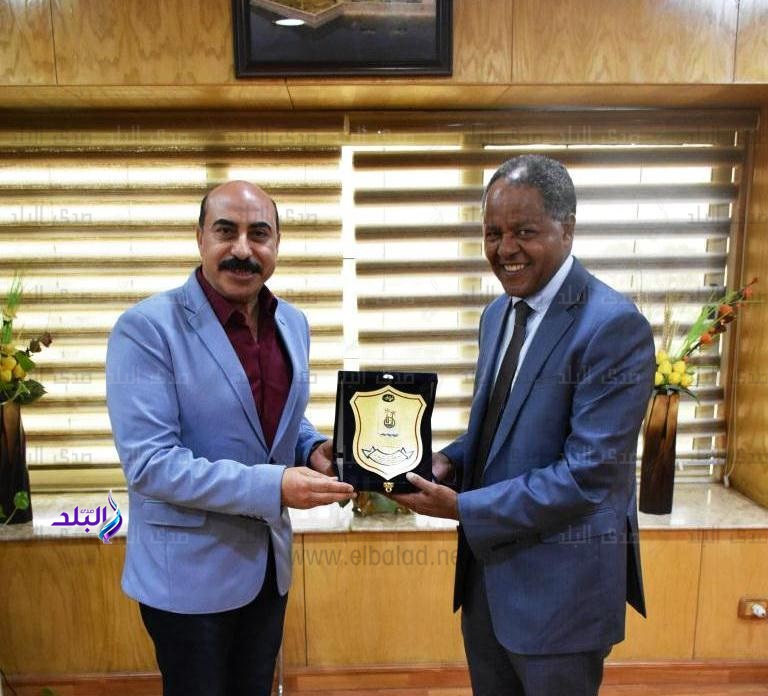 اللواء أشرف عطية محافظ أسوان