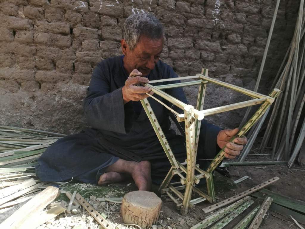 صناعة فوانيس الجريد