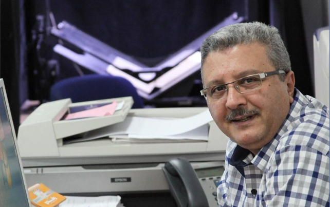 إيهاب حسان مدير المكتبات الجامعية 