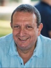 ايمن عزمي المدير التنفيذي لنادي الجزيرة الرياضي