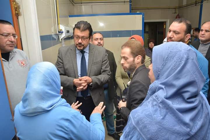 المدير التنفيذى لمستشفيات جامعة المنصورة فى جولة موسعة داخل 
