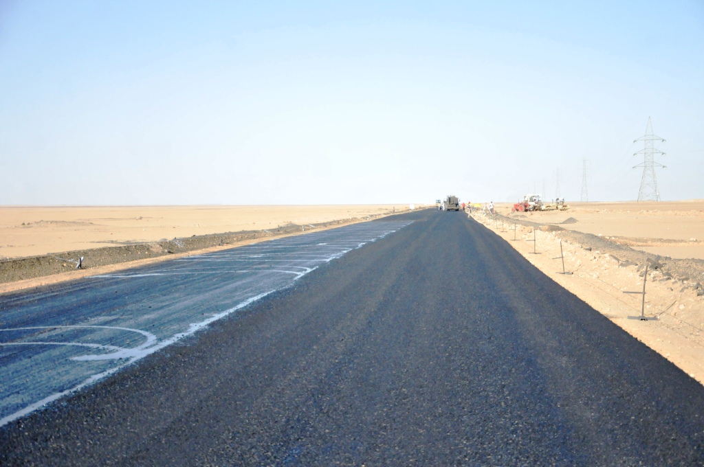 فتح طريق أسوان / أبوسمبل