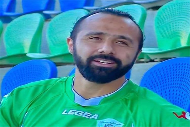 أحمد عادل، الظهير الأيمن للأهلي سابقا