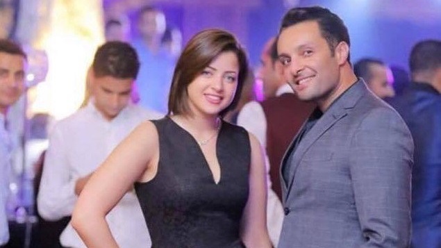 وائل عبد العزيز ومنى فاروق  
