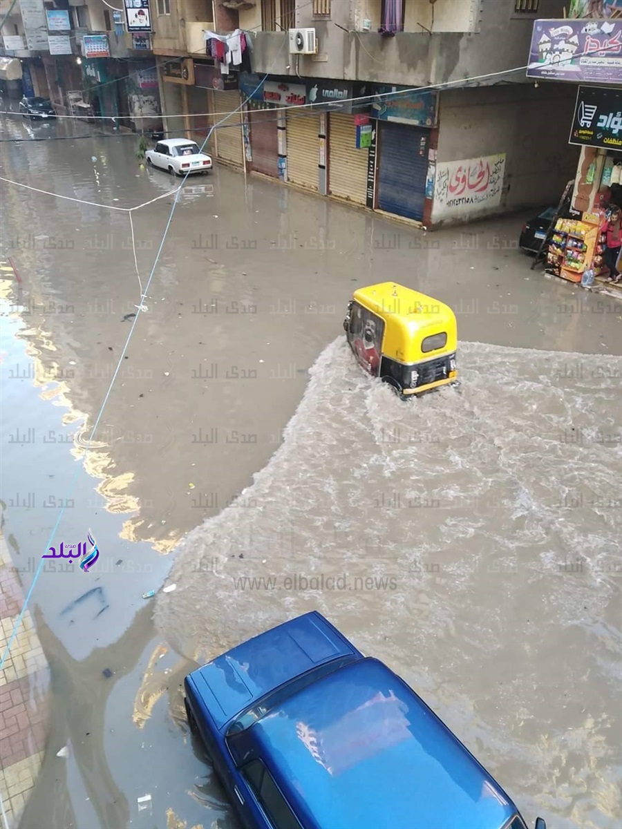 أمطار رعدية تغرق شوارع الاسكندرية