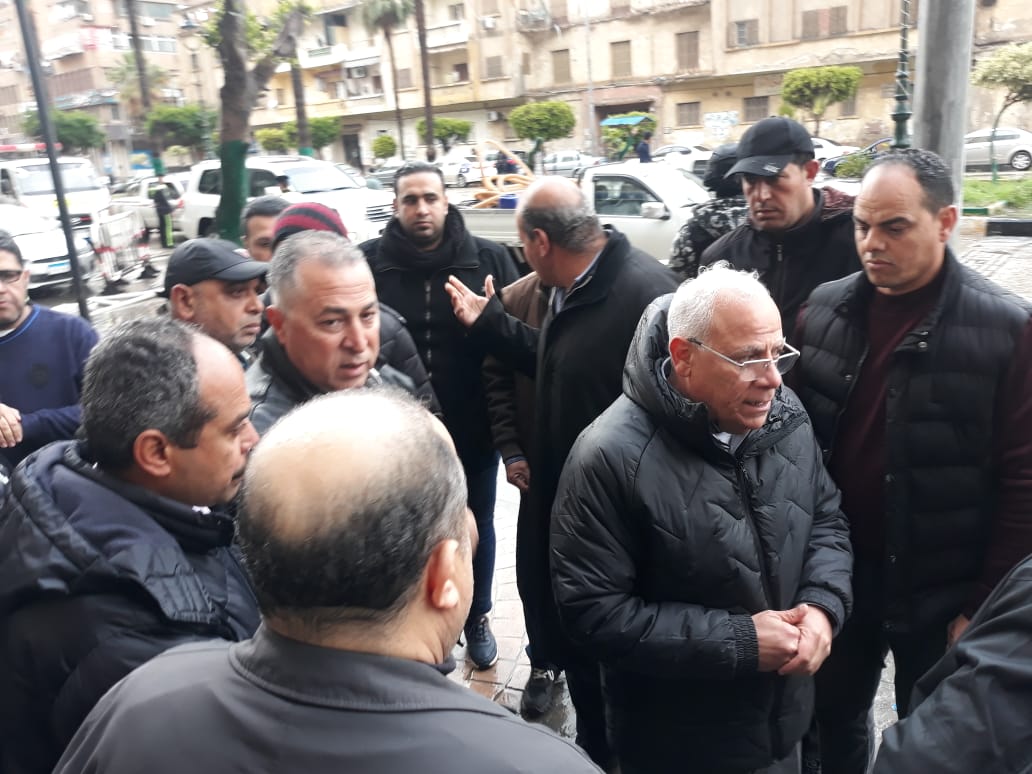 محافظ بورسعيد فى جولة ميدانية لمتابعة إزالة تراكمات مياه 