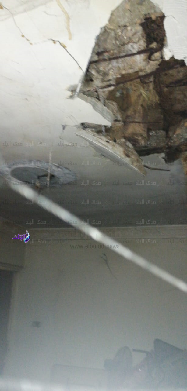 انهيار اجزاء من سقف منزل بالمنصورة بسبب الطقس السيئ