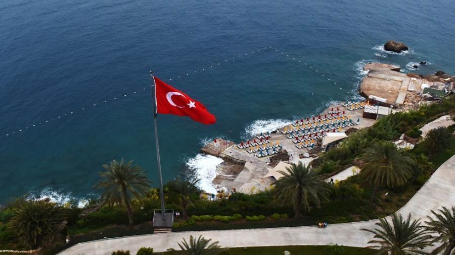 تركيا تعلق الرحلات مع 9 دول جديدة بعد تفشي كورونا