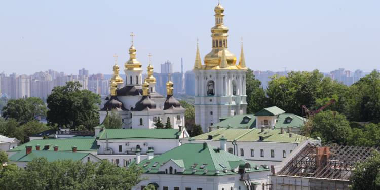 اوكرانيا تعلق الرحلات الجوية بسبب كورونا