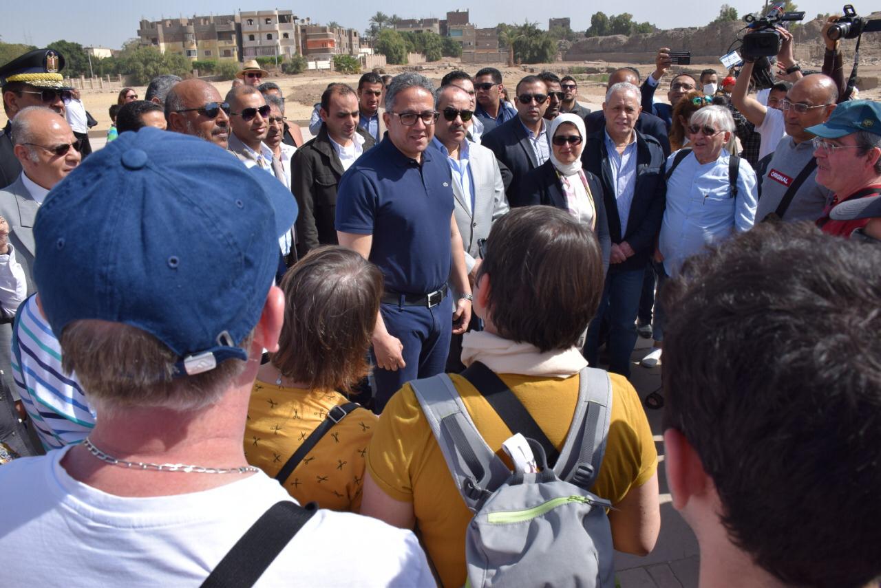 وزير السياحة والآثار 
