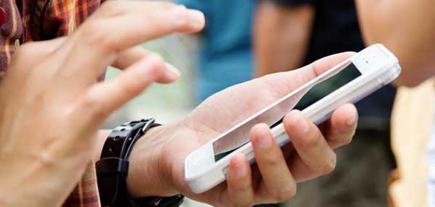 حكم قراءة القران من الهاتف 