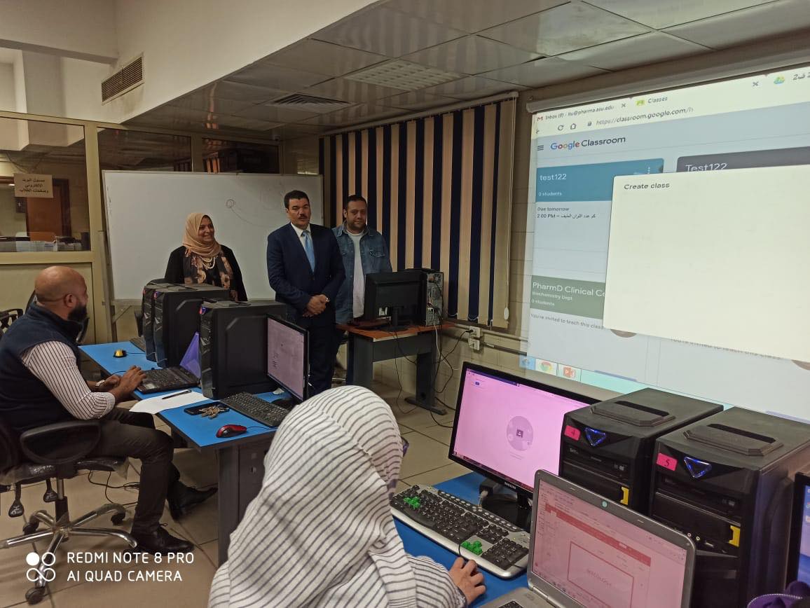 فعاليات التعليم عن بعد بصيدلة عين شمس 