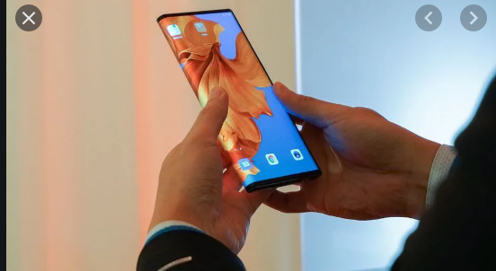 هاتف هواوي HUAWEI Mate Xs القابل للطى ينفد من الإمارات